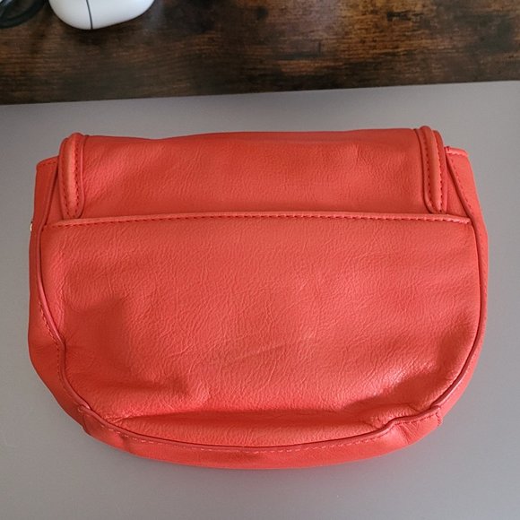 C. WONDER Coral Crossbody - Picture 3 of 5